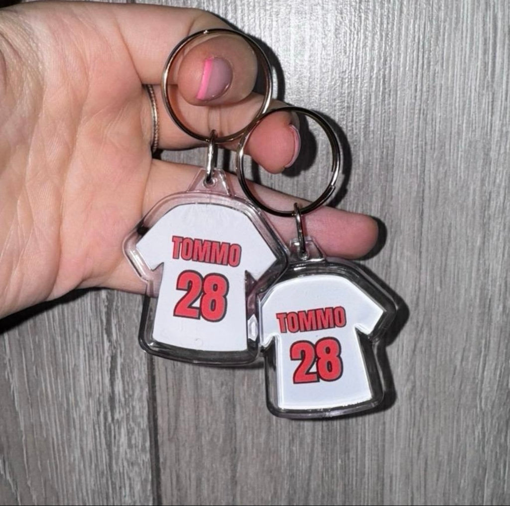Louis Tomlinson football 28 inspired keyrings